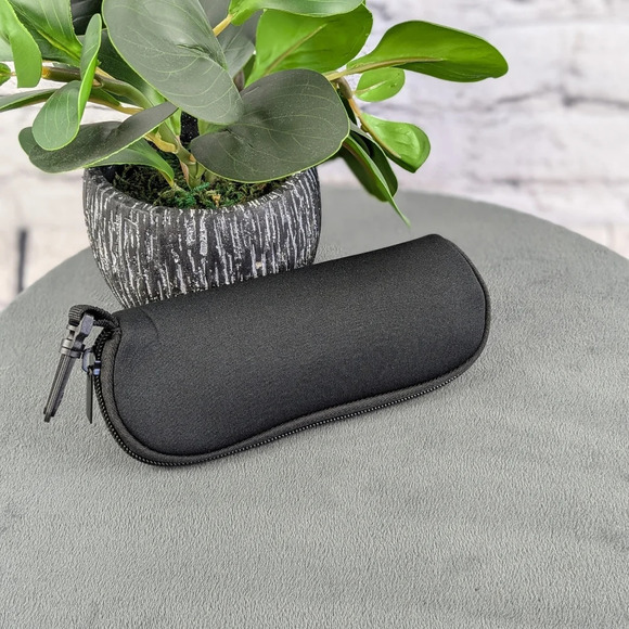 Accessories - Black neoprene zippered glasses sunglasses case pouch